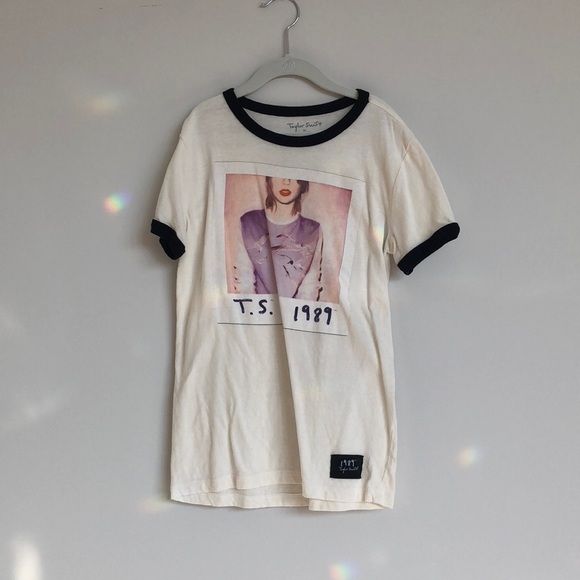 Taylor Swift Tops - Taylor swift t-shirt